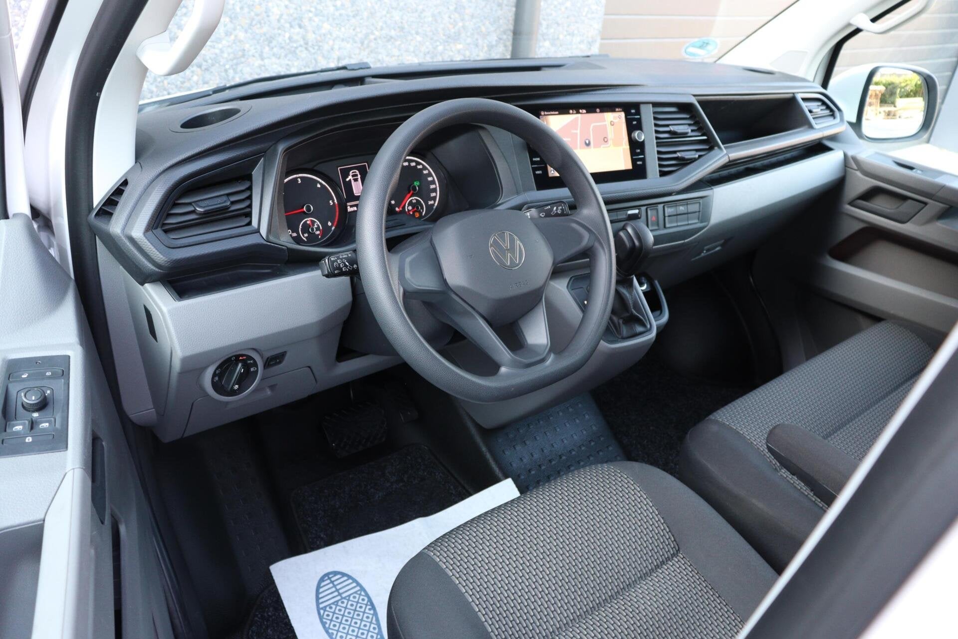 Volkswagen Transporter 2.0 TDI L2H1 HIGHLINE l AUTOMAAT l DU, Auto's, Bestelauto's, Stof, Gebruikt, Euro 6, 4 cilinders