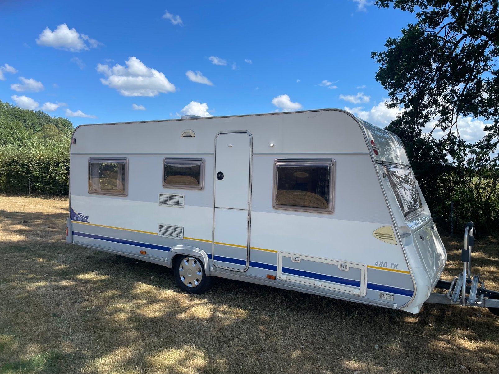 Burstner Fun 480TK 2003 6 persoons caravan, Stapelbed, Rondzit, Schokbreker, 750 - 1000 kg
