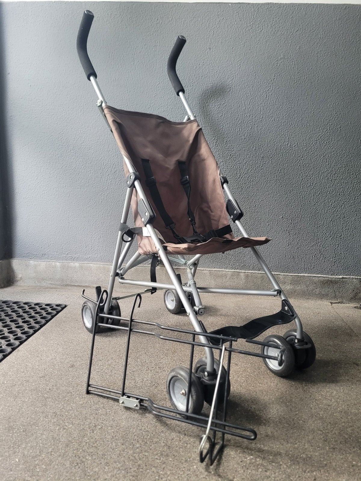 Lichtgewicht buggy met buggydrager, Fietsen en Brommers, Fietsaccessoires | Buggydragers, Ophalen, Gebruikt