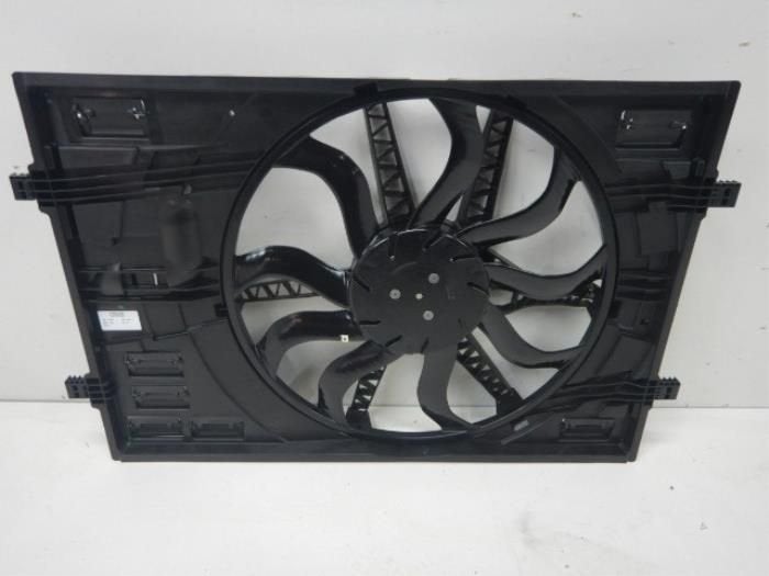 VW Golf 8 Ventilator Enkelfan + Koelluchtventilator + Behuiz, Ophalen of Verzenden, Gebruikt