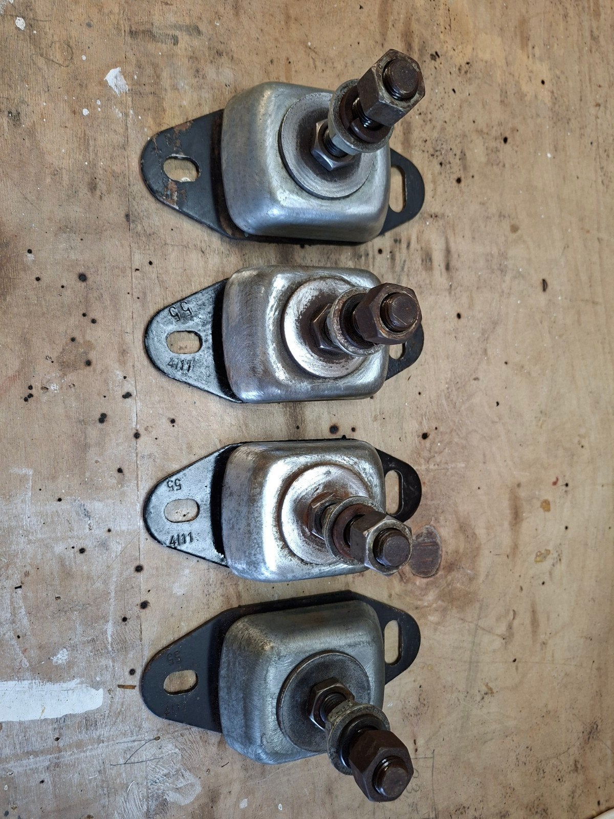 Set van 4 motorsteunen, Ophalen of Verzenden, Gebruikt, Motor en Techniek, Zeilboot of Motorboot