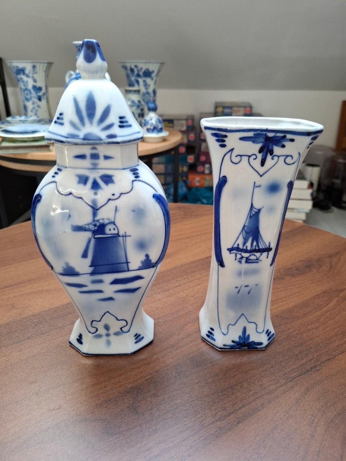Delfts Blauw vazen set: molen en zeilschip decor, Ophalen of Verzenden