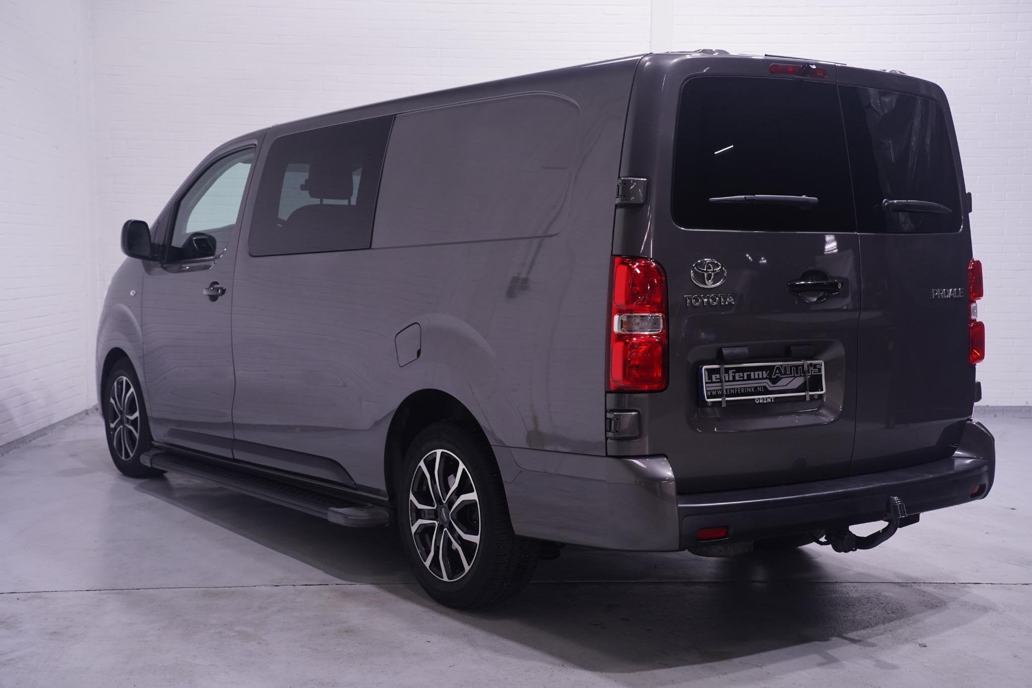 Toyota PROACE Worker 2.0 D-4D 145 pk Aut. Black Line Dubbel, Auto's, Stof, Gebruikt, 4 cilinders, 2500 kg