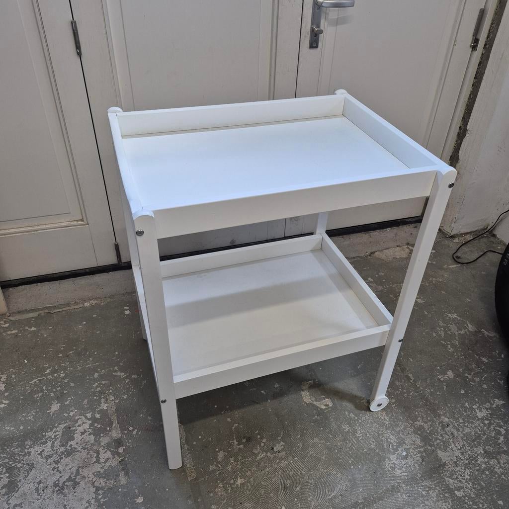 Gratis af te halen  luiertafel met wieltjes, Ophalen, Gebruikt, Minder dan 75 cm, 50 tot 70 cm