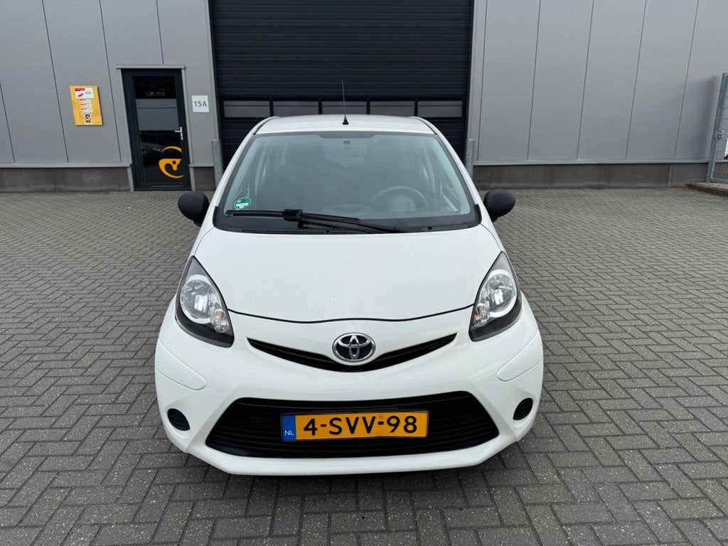 Toyota Aygo 1.0 VVT-i Now, Voorwielaandrijving, Gebruikt, 4 stoelen, Origineel Nederlands