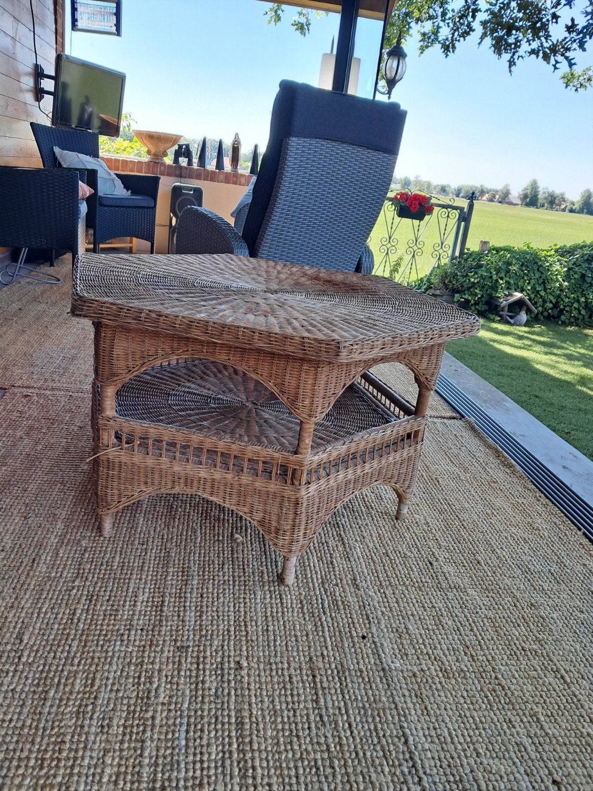 Rotan 6-hoekige salontafel, Ophalen