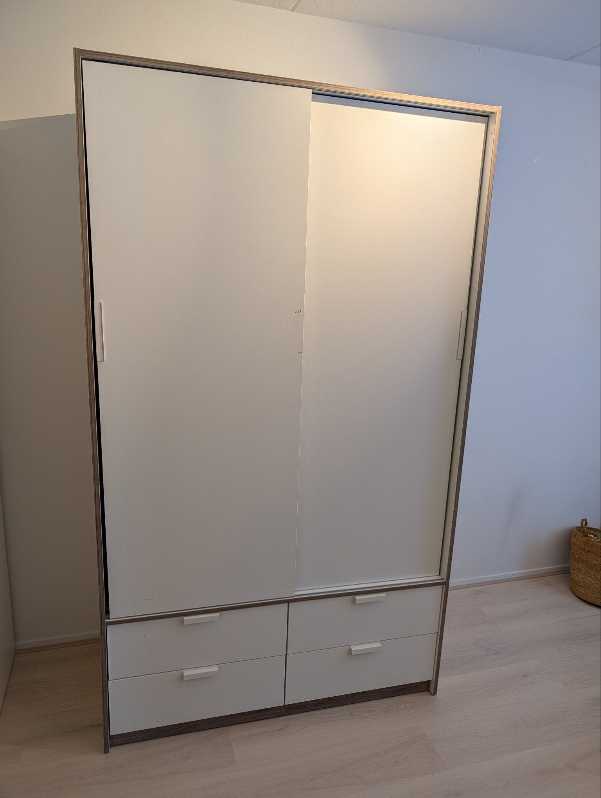 Kledingkast met schuifdeuren en lades, Huis en Inrichting, Gebruikt, 100 tot 150 cm, 200 cm of meer, Modern