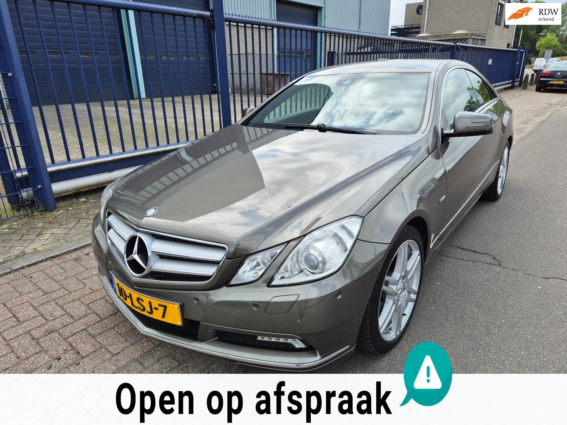 Mercedes-Benz E-klasse Coupé 200 CGI Avantgarde *NIEUWSTAAT, Euro 5, Achterwielaandrijving, 4 cilinders, 4 stoelen