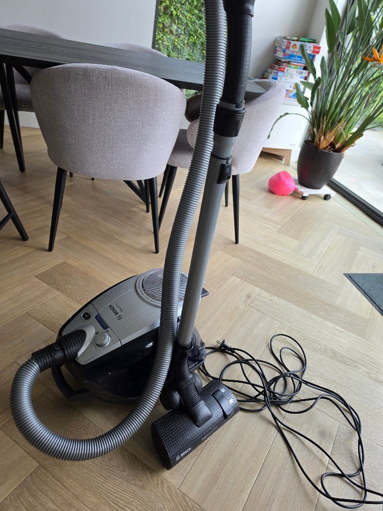 Bosch relaxx stofzuiger voor onderdelen, Witgoed en Apparatuur, Stofzuigers, Ophalen, Inclusief accessoires, Bosch, Niet werkend