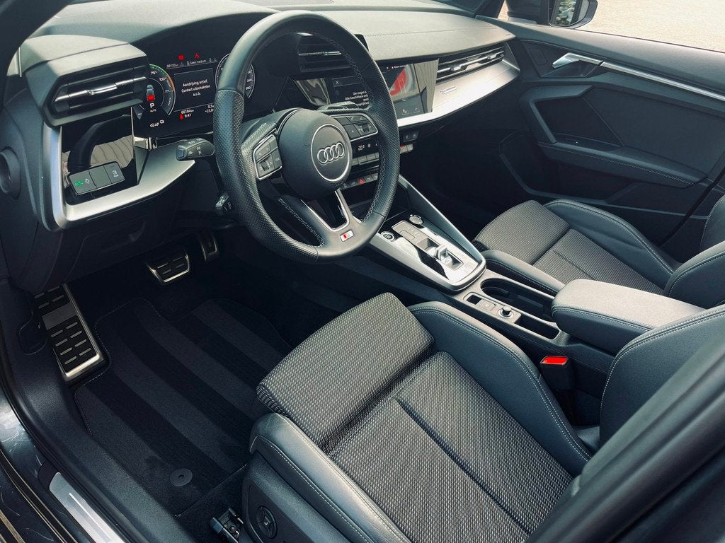 Audi A3 Sportback 40 TFSI e S-line|ACC|Pano|Massage, Auto's, Audi, Gebruikt, 4 cilinders, 1535 kg, Leder en Stof