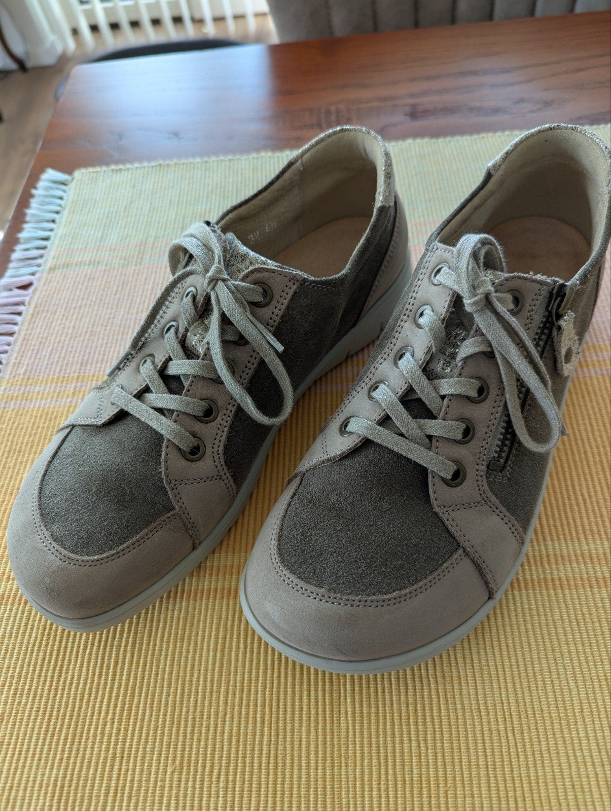Helvesko Comfortabele Sneakers Maat 38, Helvesko, Beige, Ophalen of Verzenden, Sneakers of Gympen