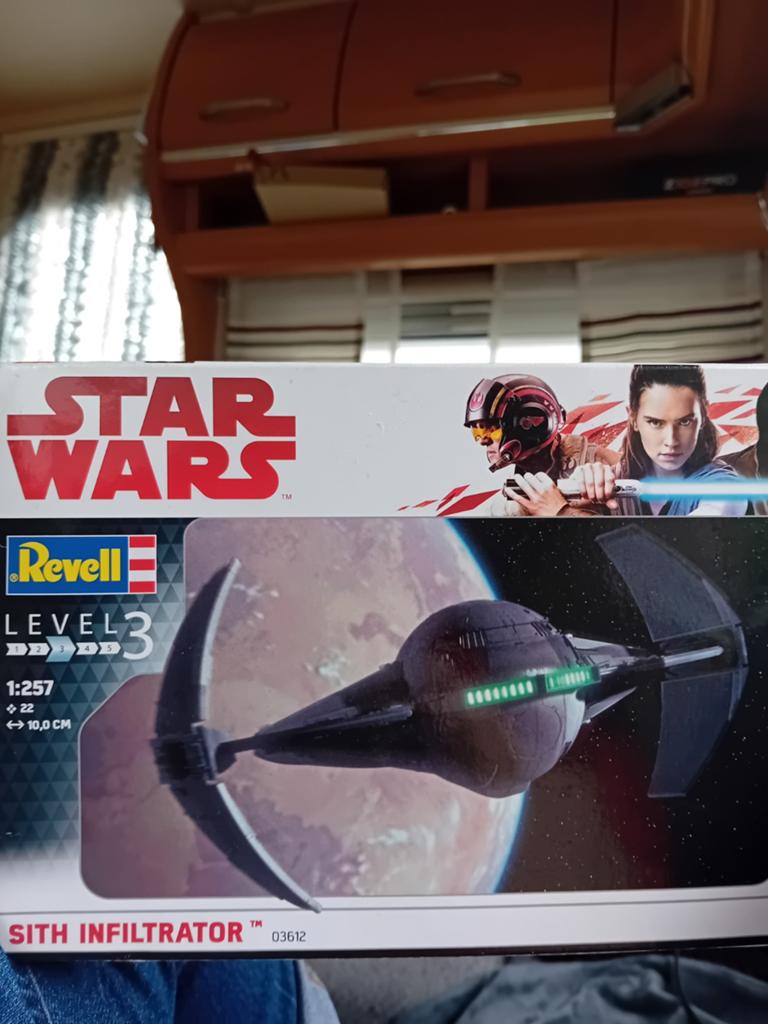 Revell Star Wars Sith Infiltrator Modelbouw Kit, 1:144 tot 1:200, Revell, Nieuw, Ophalen of Verzenden