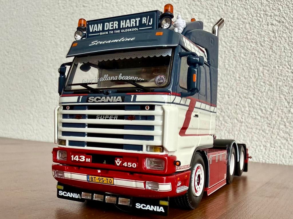 WSI: Back to the Oldskool R/J van der Hart-Scania 143M, 450, Hobby en Vrije tijd, Modelauto's | 1:50, Ophalen of Verzenden, Zo goed als nieuw