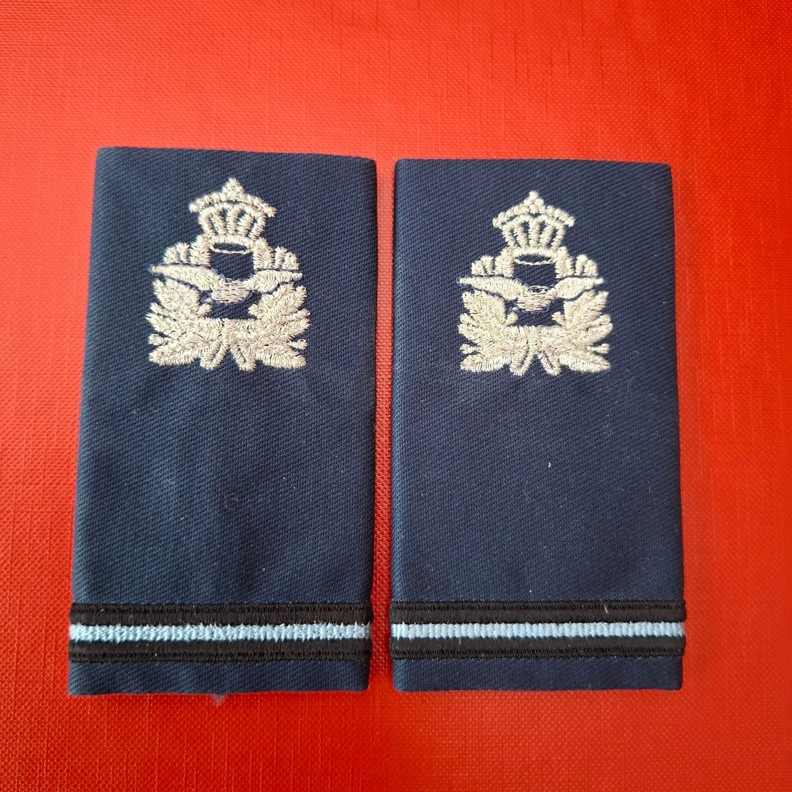 rangen Klu dt, Verzamelen, Ophalen of Verzenden, Luchtmacht, Nederland, Embleem of Badge