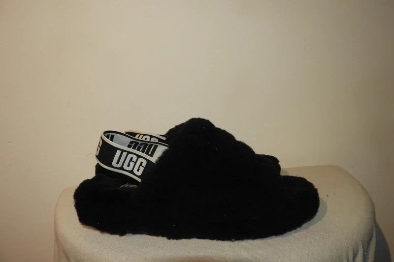 Ugg warme sloffen elastische merkband zwart gestoffeerd 40, UGG, Verzenden, Zwart, Zo goed als nieuw