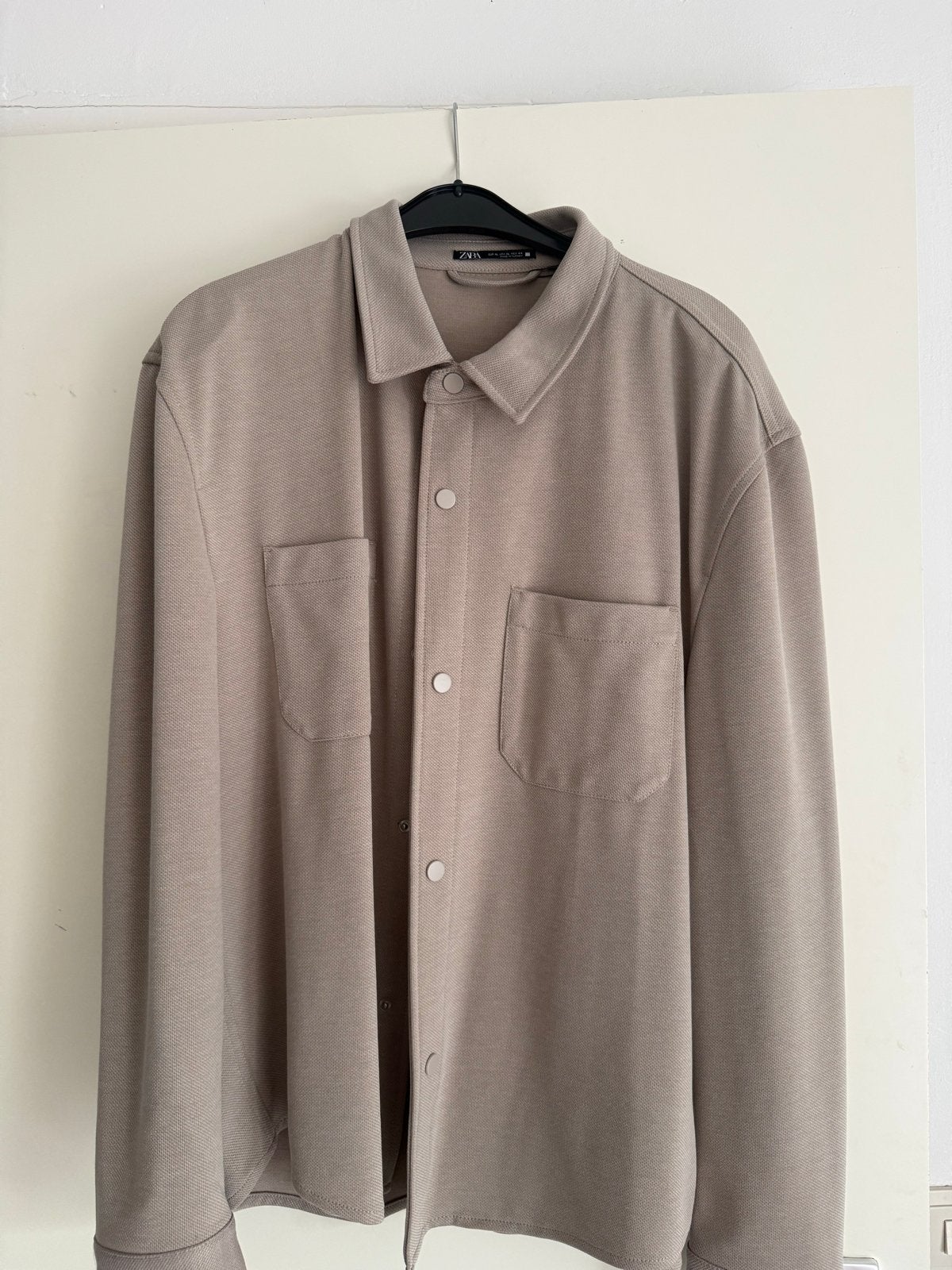 Zara Overshirt - Nieuw met kaartjes - Maat XL, Ophalen of Verzenden, Nieuw, Beige, Halswijdte 43/44 (XL)