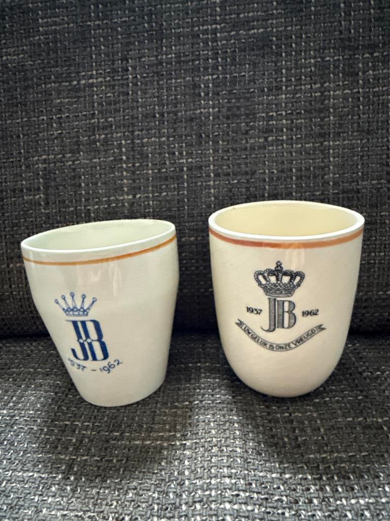 2 bekers 25 jarig huwelijk Juliana en Bernhard, Ophalen of Verzenden, Gebruikt, Servies