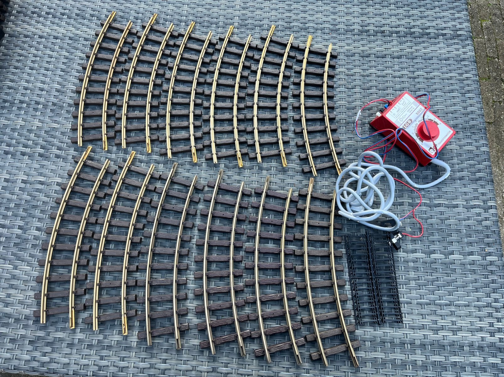 LGB 11000 12 R1 rails met trafo 0,5A,aansluitsnoer, klemmen, Gebruikt, Gelijkstroom, Rails, Ophalen of Verzenden