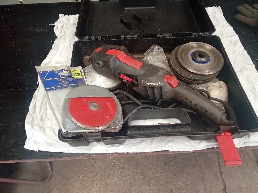 Skil grindcat haakse slijper, Doe-het-zelf en Verbouw, Gereedschap | Slijpmachines, Ophalen, Gebruikt, Minder dan 700 watt, Haakse handslijpmachine