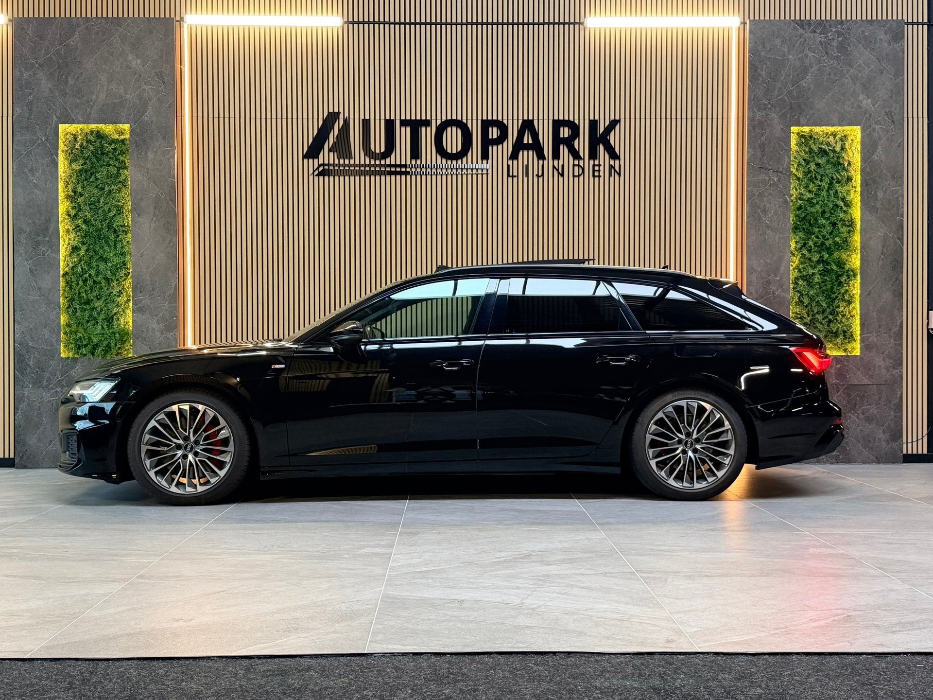 Audi A6 Avant 55 TFSI e quattro Competition 3x S-LINE|PANO|M, Automaat, Gebruikt, 4 cilinders, Zwart