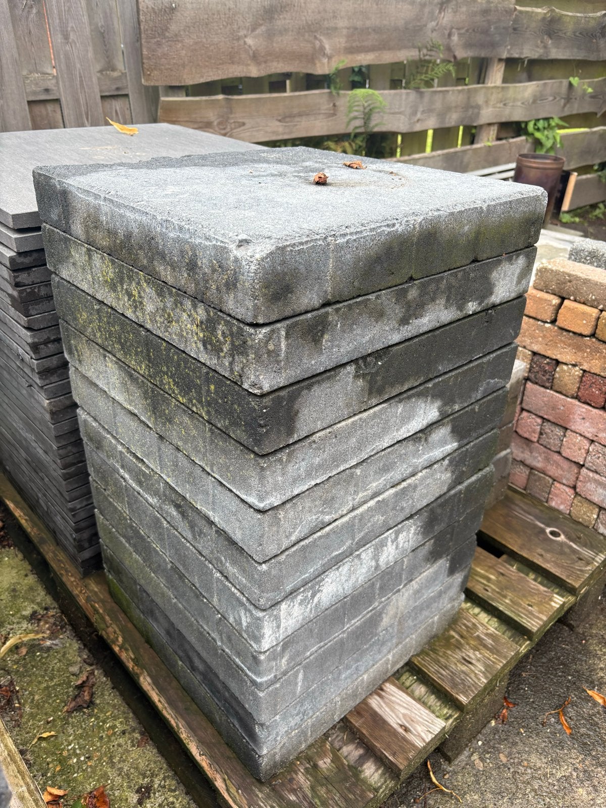 Gebruikte terrastegels - grijs beton, diverse maten, Ophalen, Gebruikt, 10 m² of meer, Beton
