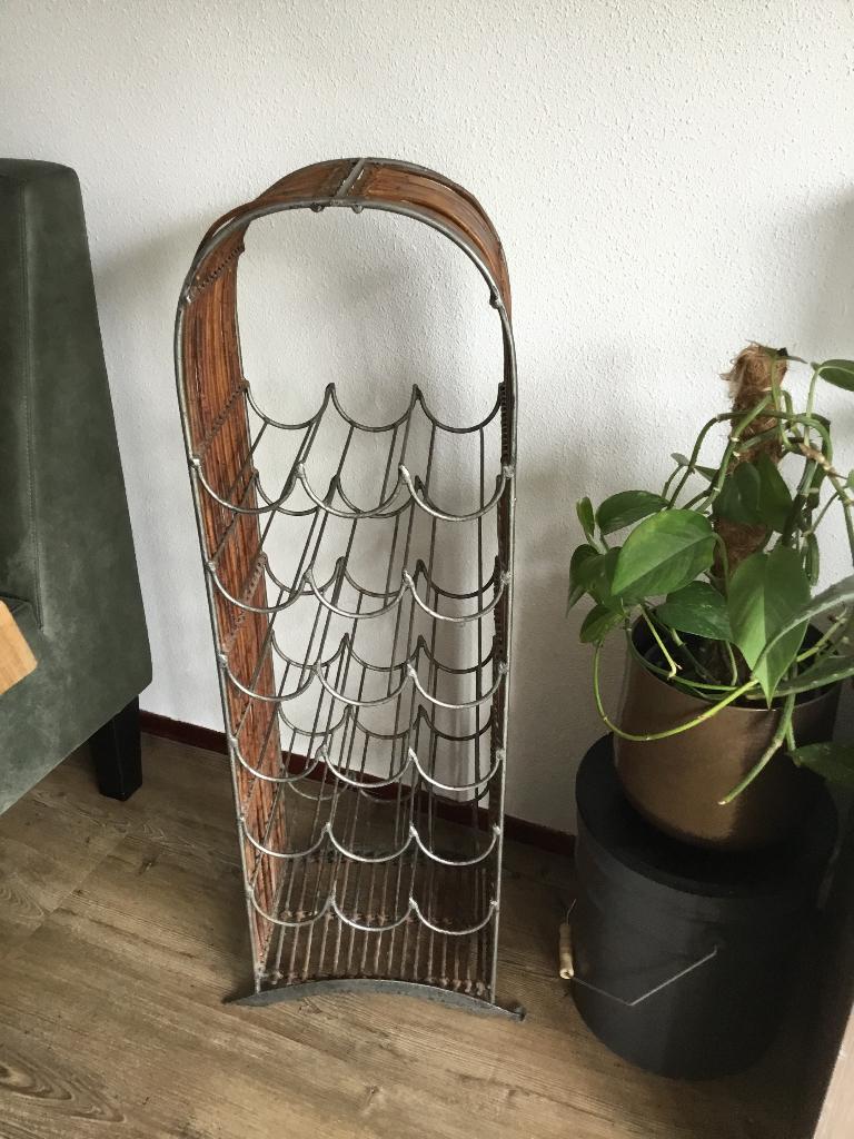 Wijn rek, Ophalen, Gebruikt, 15 tot 25 flessen, Metaal