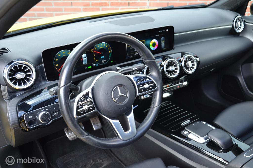 Mercedes A-klasse 250 e Premium Plus|84.817km|Stoelvrw|Pano|, Auto's, Mercedes-Benz, Gebruikt, Bedrijf, Hybride Elektrisch/Benzine