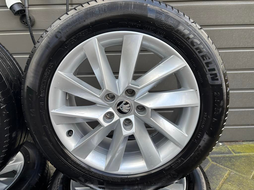 Originele set Skoda Stratos velgen 17” voor Superb, Banden en Velgen, 17 inch, Ophalen of Verzenden, Personenwagen