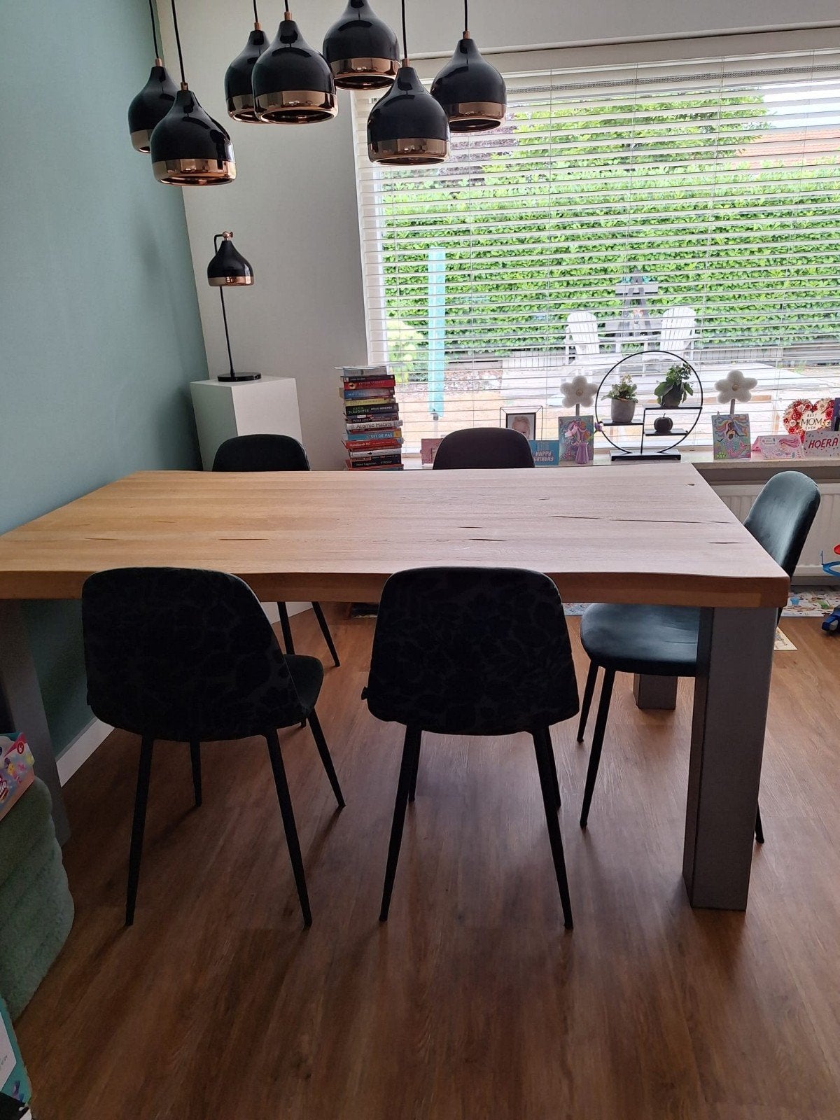 Nieuwe eettafel met 6 leuke velours stoelen, Huis en Inrichting, Tafels | Eettafels, 100 tot 150 cm, Nieuw, Vijf personen of meer