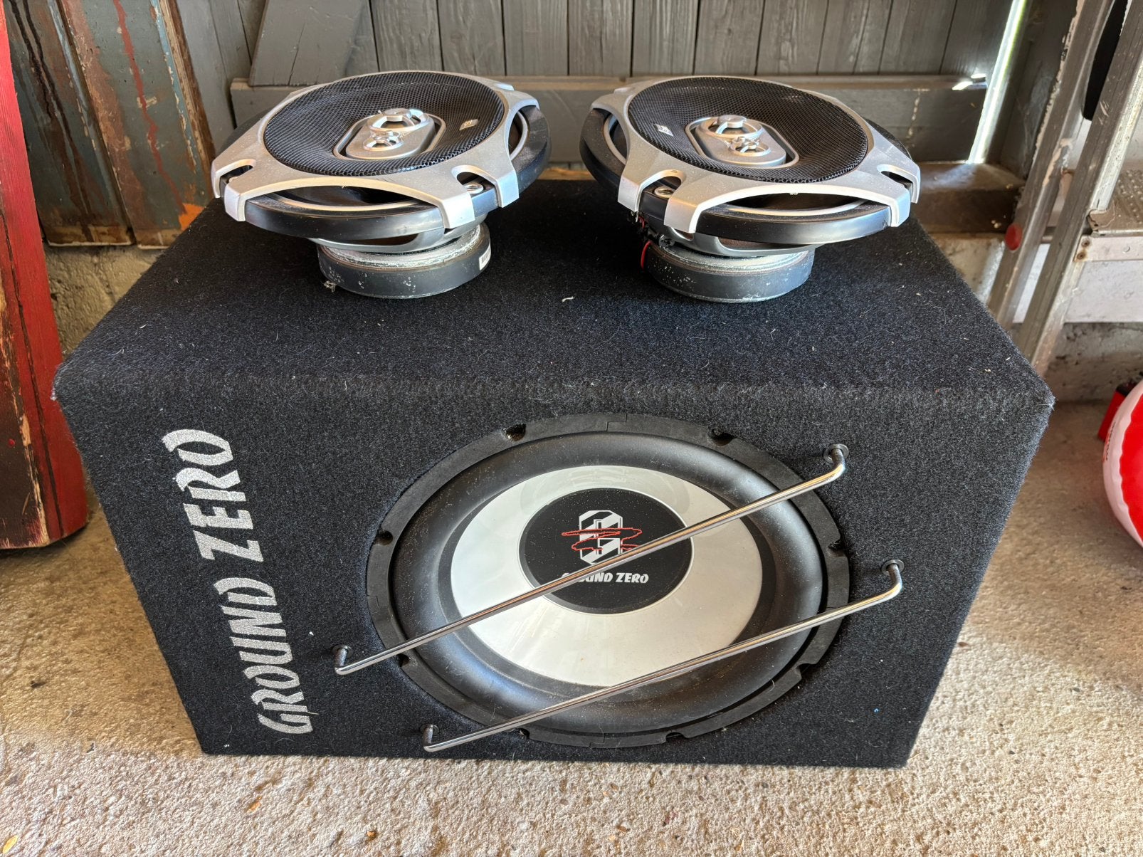 Ground zero jbl, Ophalen, Zo goed als nieuw