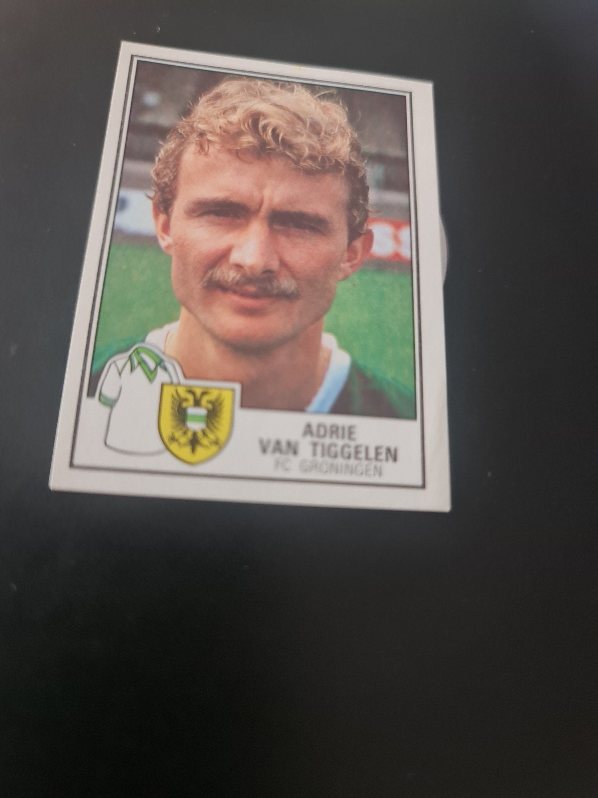 Adrie van Tiggelen Panini Voetbal 85 FC Groningen, Ophalen of Verzenden, Nieuw, Poster, Plaatje of Sticker