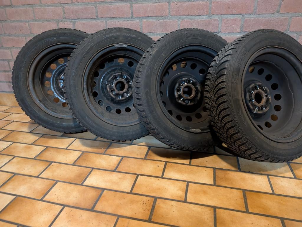Winterbanden 155/65R14 op stalen velg, Ophalen, Zo goed als nieuw