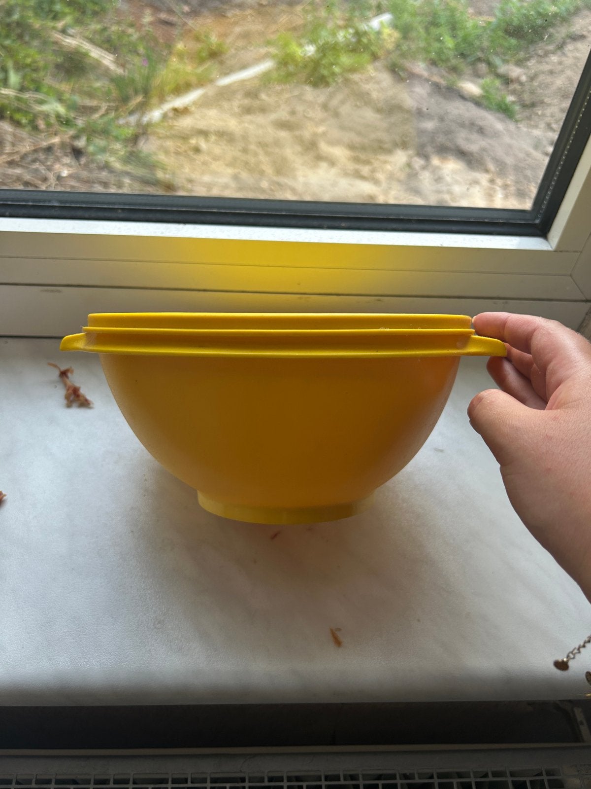 Gele Tupperware kom met deksel, Gebruikt, Geel, Luchtdicht, Ophalen of Verzenden