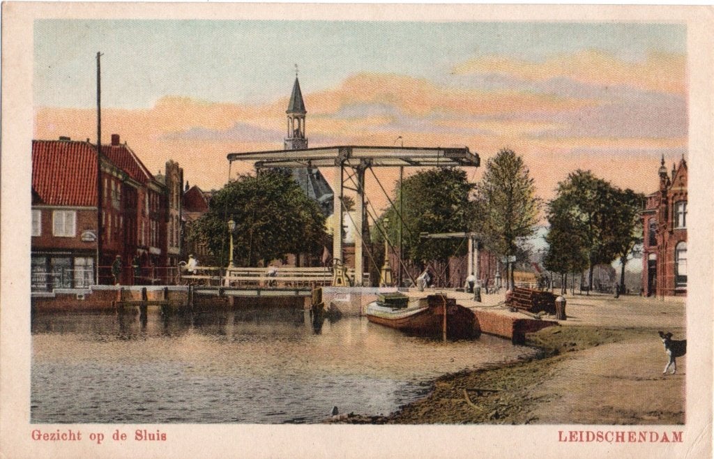 Leidschendam, Gezicht op de Sluis en dorp. 4203, Verzamelen, Ansichtkaarten | Nederland, Verzenden, Voor 1920, Gelopen, Zuid-Holland