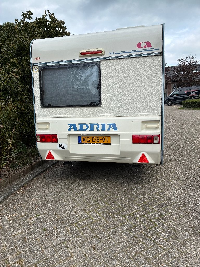 IN TOPSTAAT ! caravan Adria Unica A 390 PS  bj 2002, Caravans en Kamperen, Dwarsbed, Particulier, Schokbreker, Adria