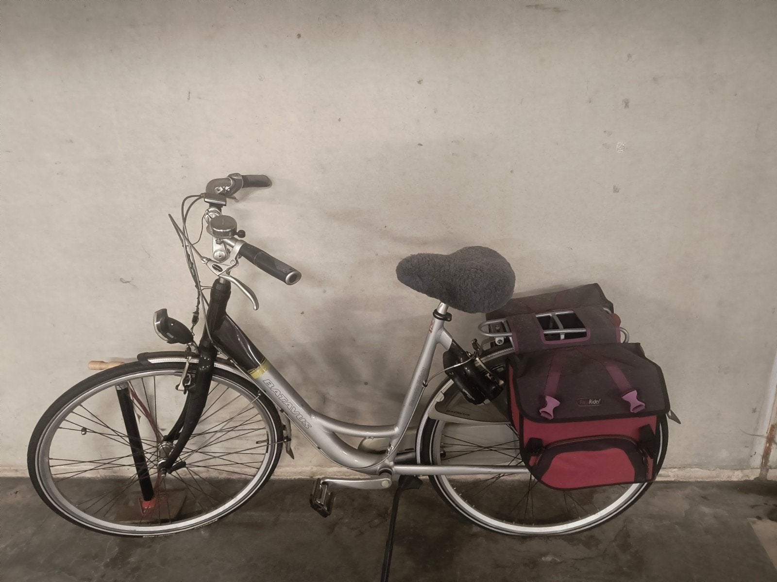 Batavus fiets met FastRider fietstassen, Fietsen en Brommers, Fietsaccessoires | Fietstassen, Ophalen, Gebruikt, Batavus