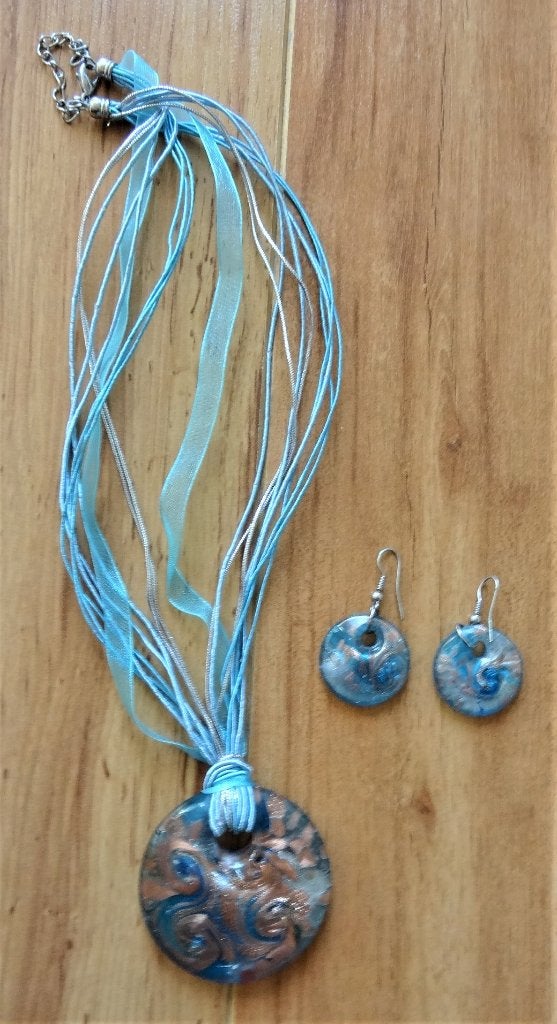 Nieuw: set ketting + oorbellen glashangers blauw zilver, Met hanger, Overige materialen, Blauw, Nieuw