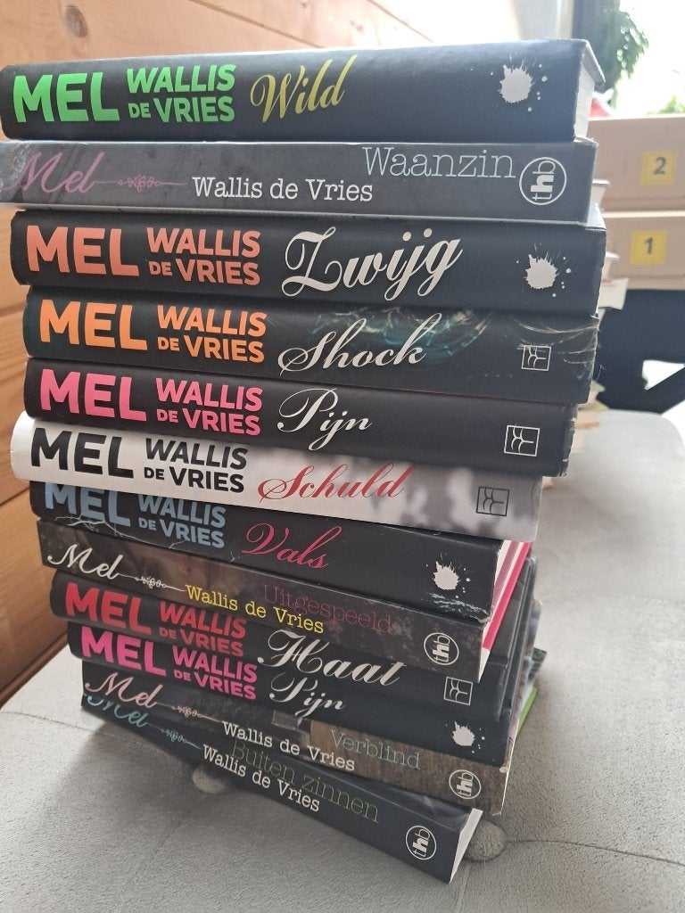 Mel Wallis de Vries, Ophalen of Verzenden, Zo goed als nieuw