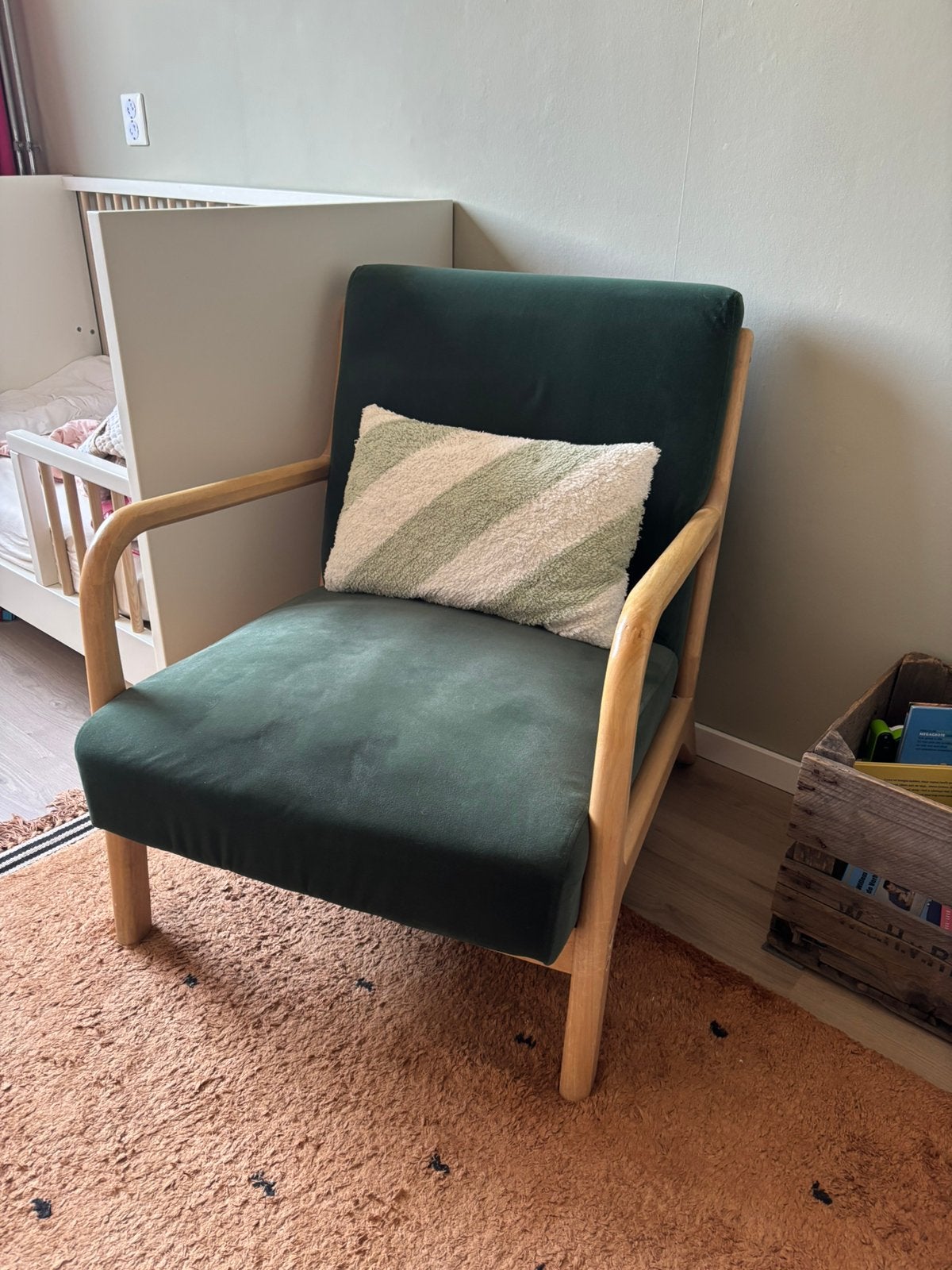 Woood stoel Mark velours groen houten frame, Huis en Inrichting, Ophalen, Gebruikt, 75 tot 100 cm, Stof