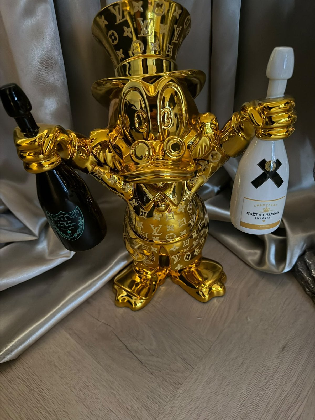 Lior 24  dagobert duck lv style, Ophalen