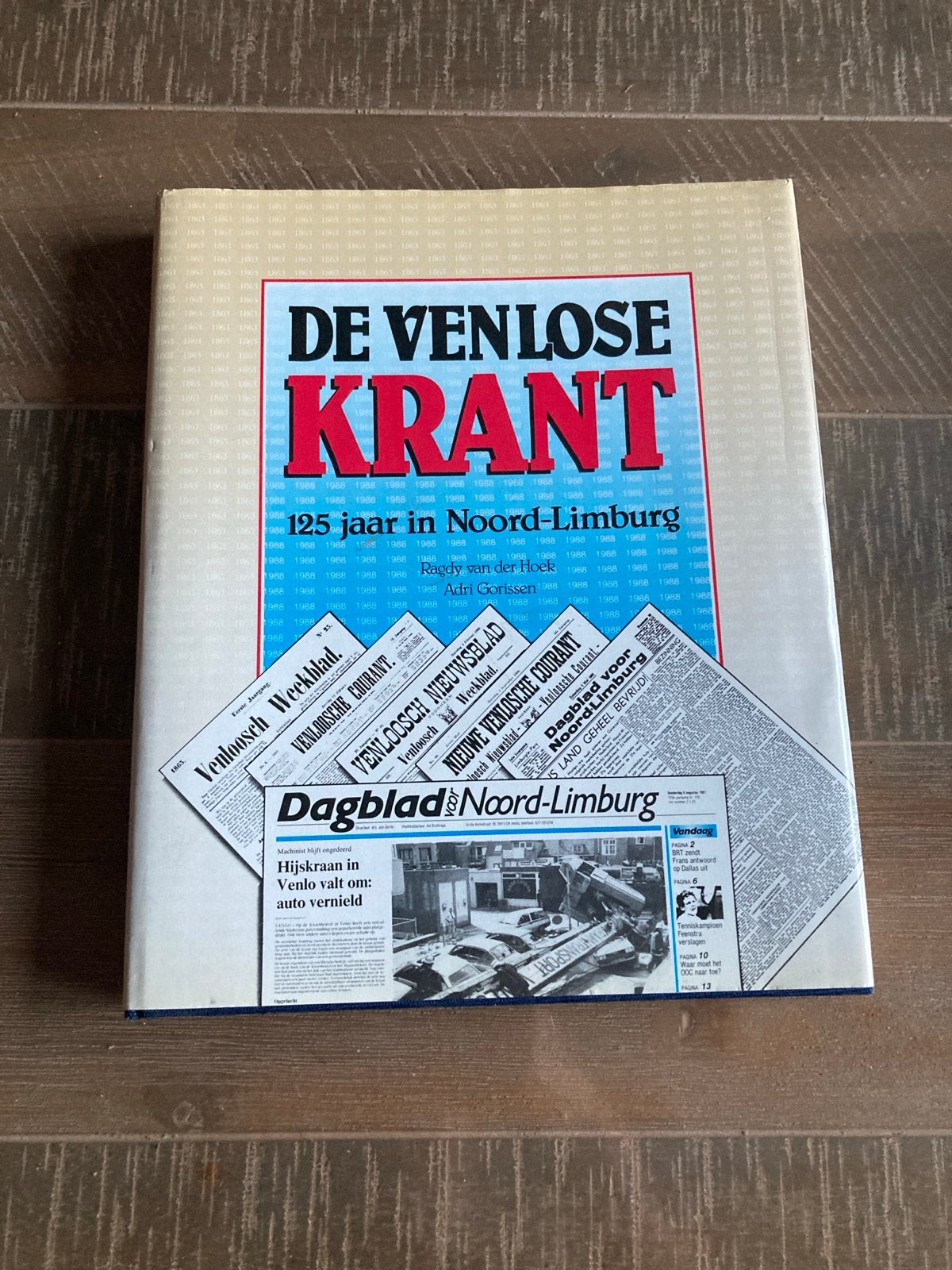 De Venlose Krant: 125 jaar in Noord-Limburg, Ophalen of Verzenden, Zo goed als nieuw, Krant