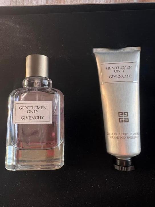 Givenchy Gentlemen Only Eau de Toilette 50 ml, Sieraden, Tassen en Uiterlijk, Uiterlijk | Parfum, Ophalen of Verzenden, Nieuw
