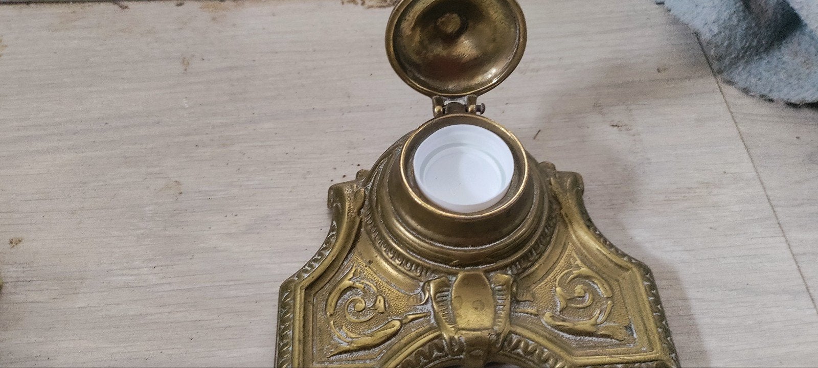 Antieke bronzen inktpot met decoratieve details, Ophalen of Verzenden