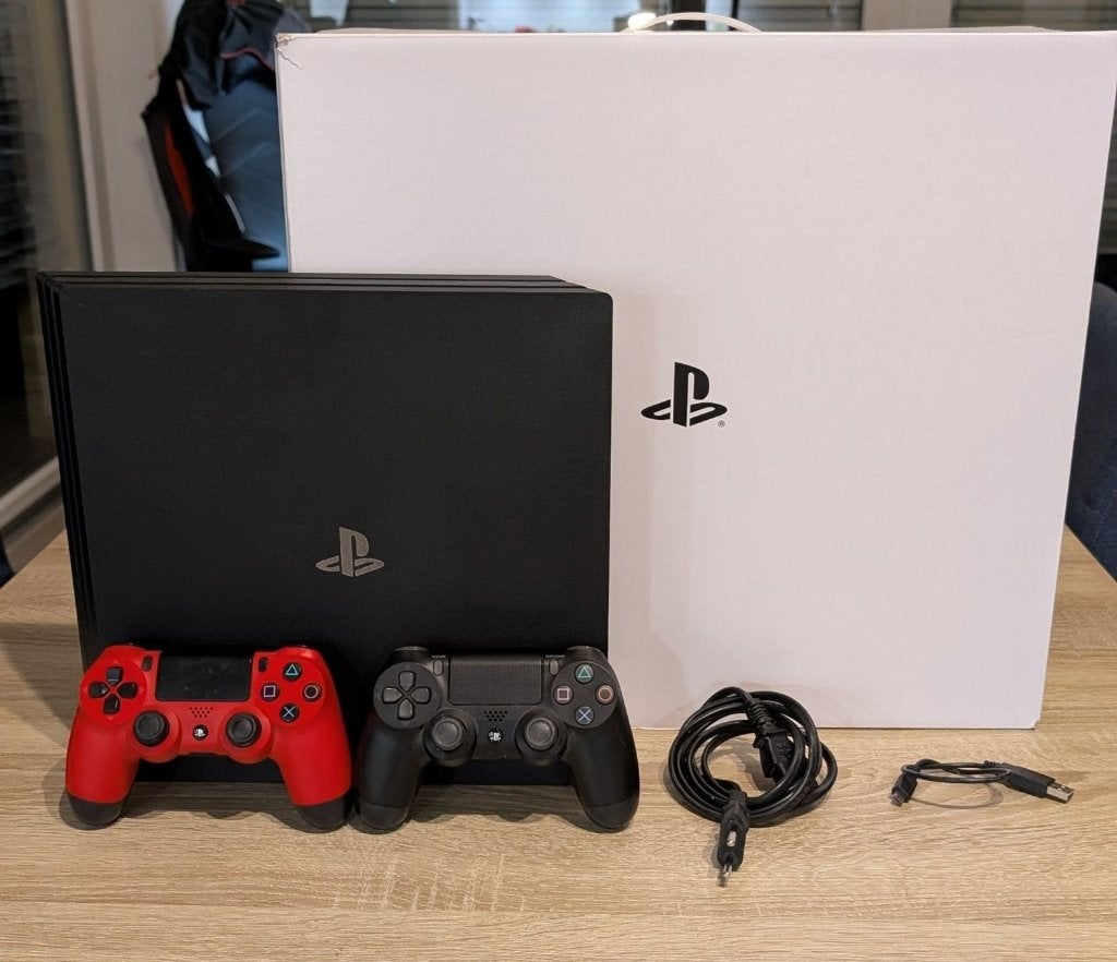 PS4 Pro Sony PlayStation met spelletjesverzameling 1TB, Met games, Verzenden, Met 2 controllers, Refurbished