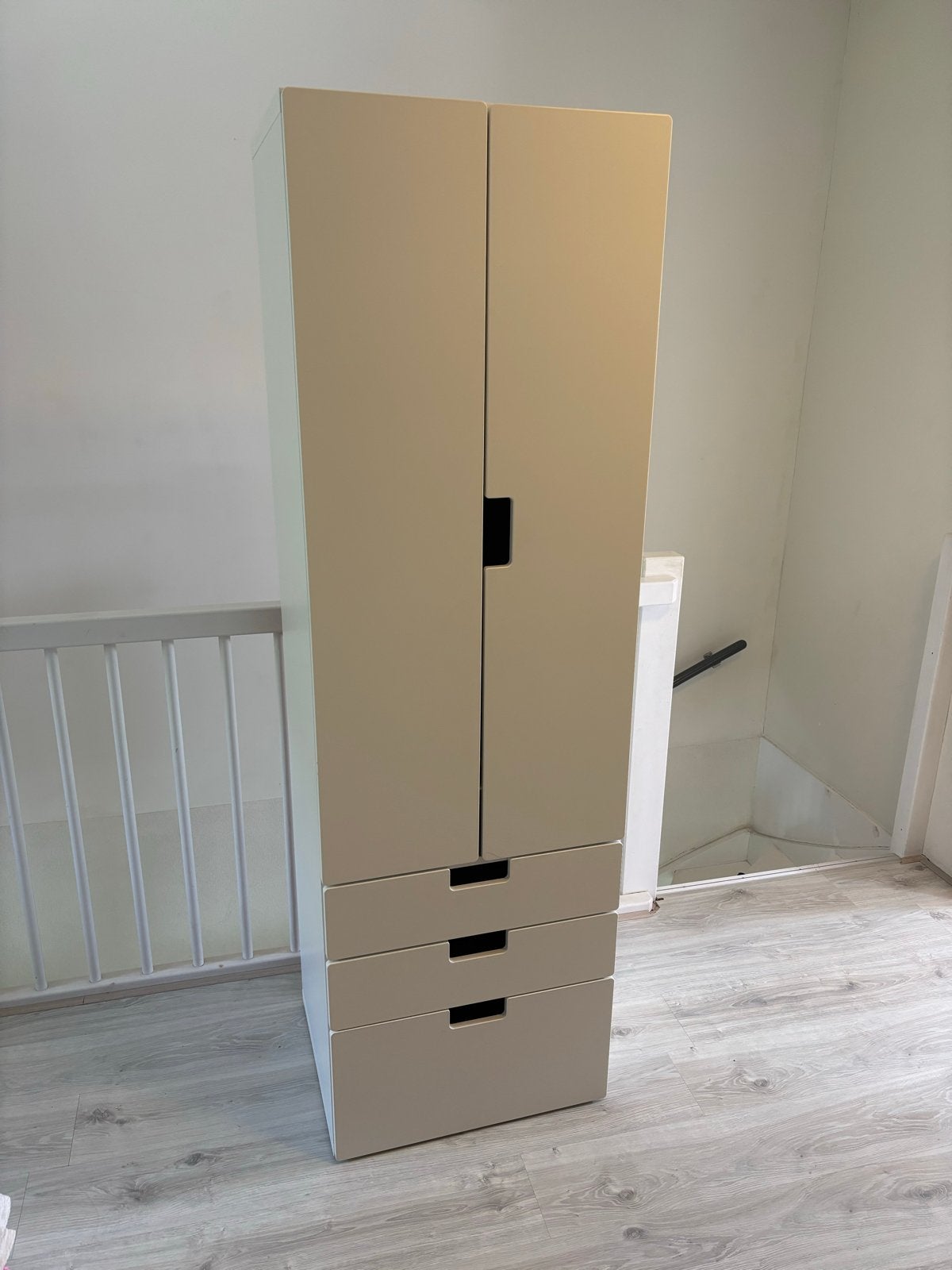 Ikea Smastad Kledingkast wit met 3 lades, 60x57x181 cm, Kinderen en Baby's, Kinderkamer | Commodes en Kasten, Ophalen, Zo goed als nieuw