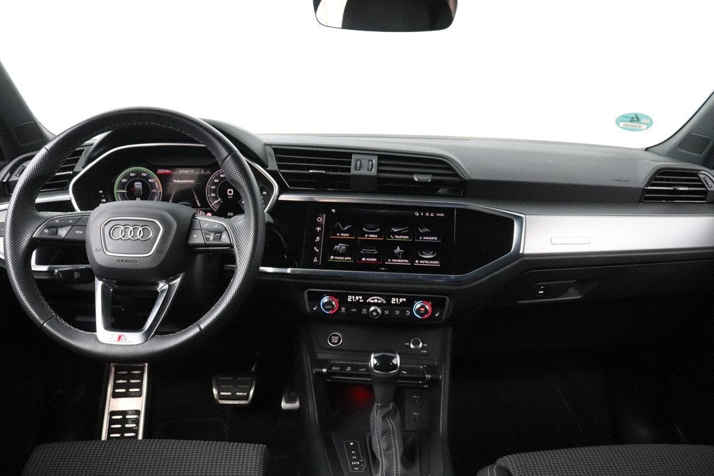 Audi Q3 Sportback 45 TFSI e S Edition | S-Line | 360 Camera, Auto's, Gebruikt, Met garantie (alle), Leder en Stof, Zwart