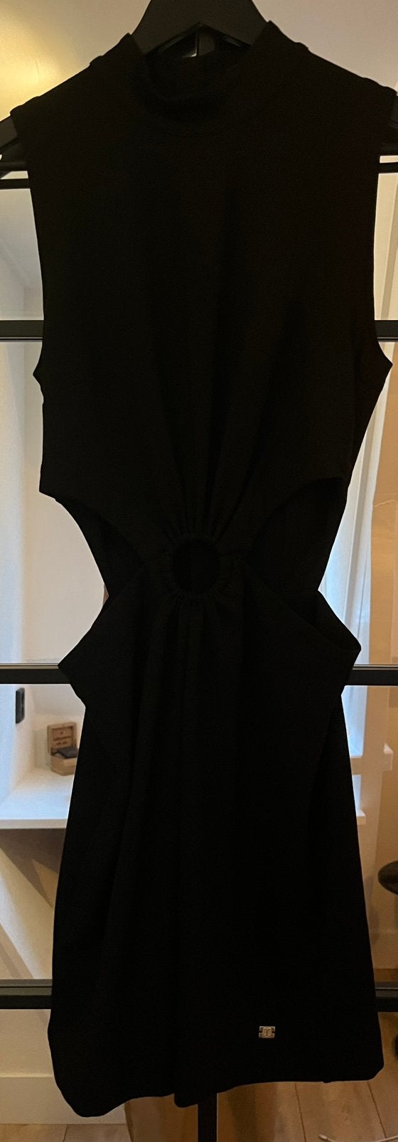 Nikkie dress/ jurk cut out zwart black, Kleding | Dames, Jumpsuits, Verzenden, Zo goed als nieuw, Maat 36 (S), Zwart