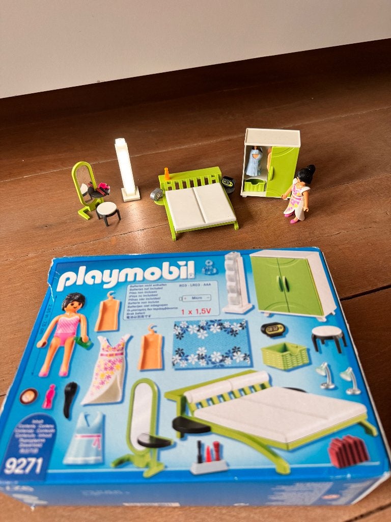 Playmobil City Life 9271 – slaapkamer met poppetje en lamp, Gebouw, Complete set, Ophalen of Verzenden, Zo goed als nieuw
