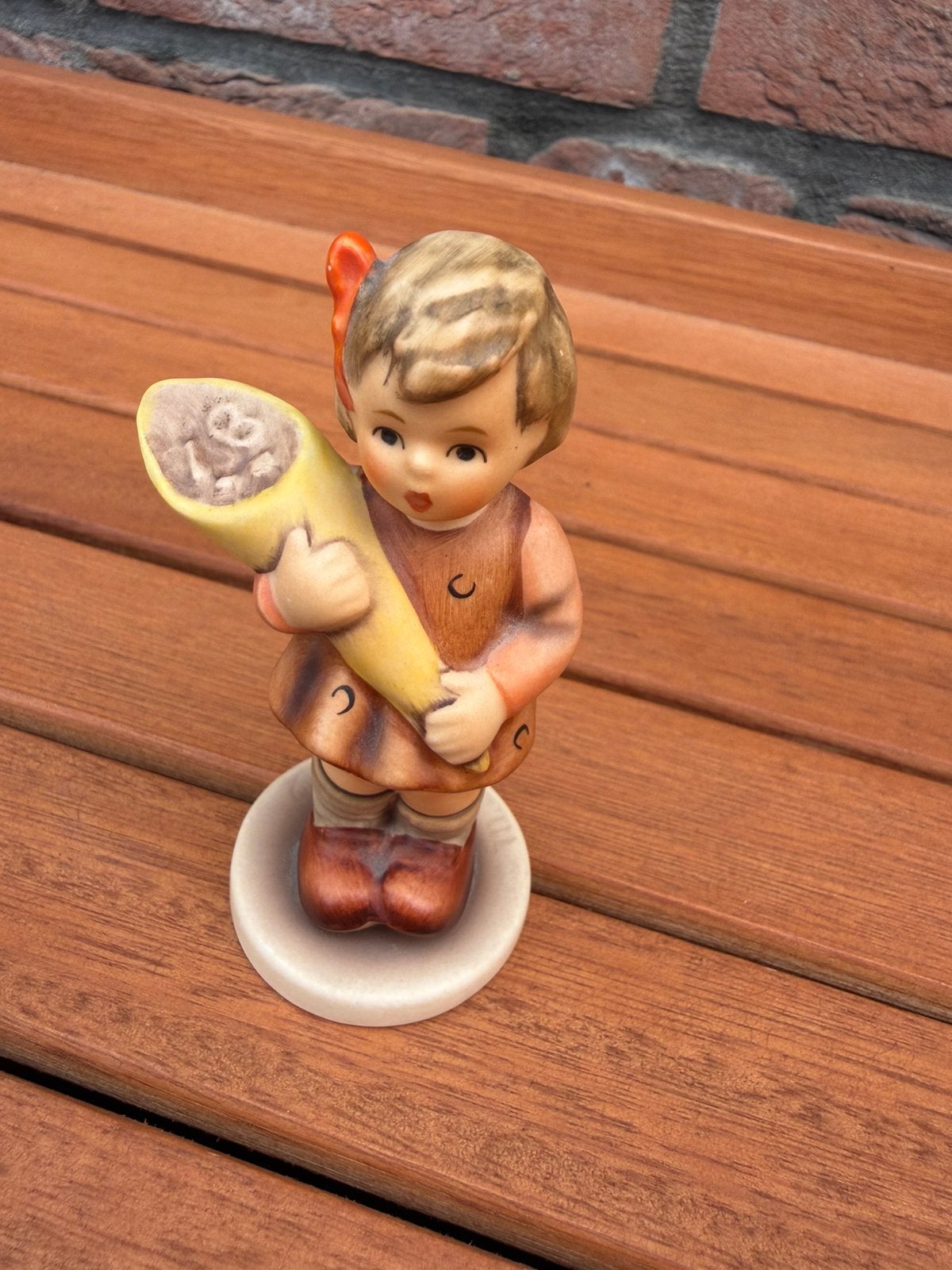 Schattige Goebel Hummel “A sweet offering” 549/3/0, Ophalen of Verzenden