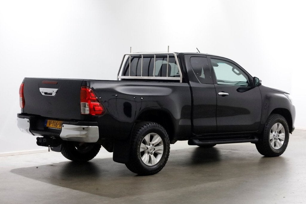 Toyota Hilux 2.4 D-4D-F 150pk E6 4X4 4WD Xtra Cab Profession, Auto's, 15 km/l, Gebruikt, Euro 6, 4 cilinders